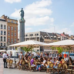 Renovated 1 Bedroom Appartement